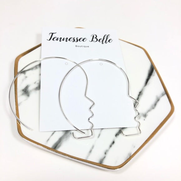 *Silver Wired Face Outline Minimalist Hoop Earring - Picture 1 of 4